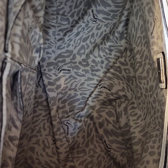 Guess Black and White large satchel with detachable shoulder strap - Picture 4 of 5